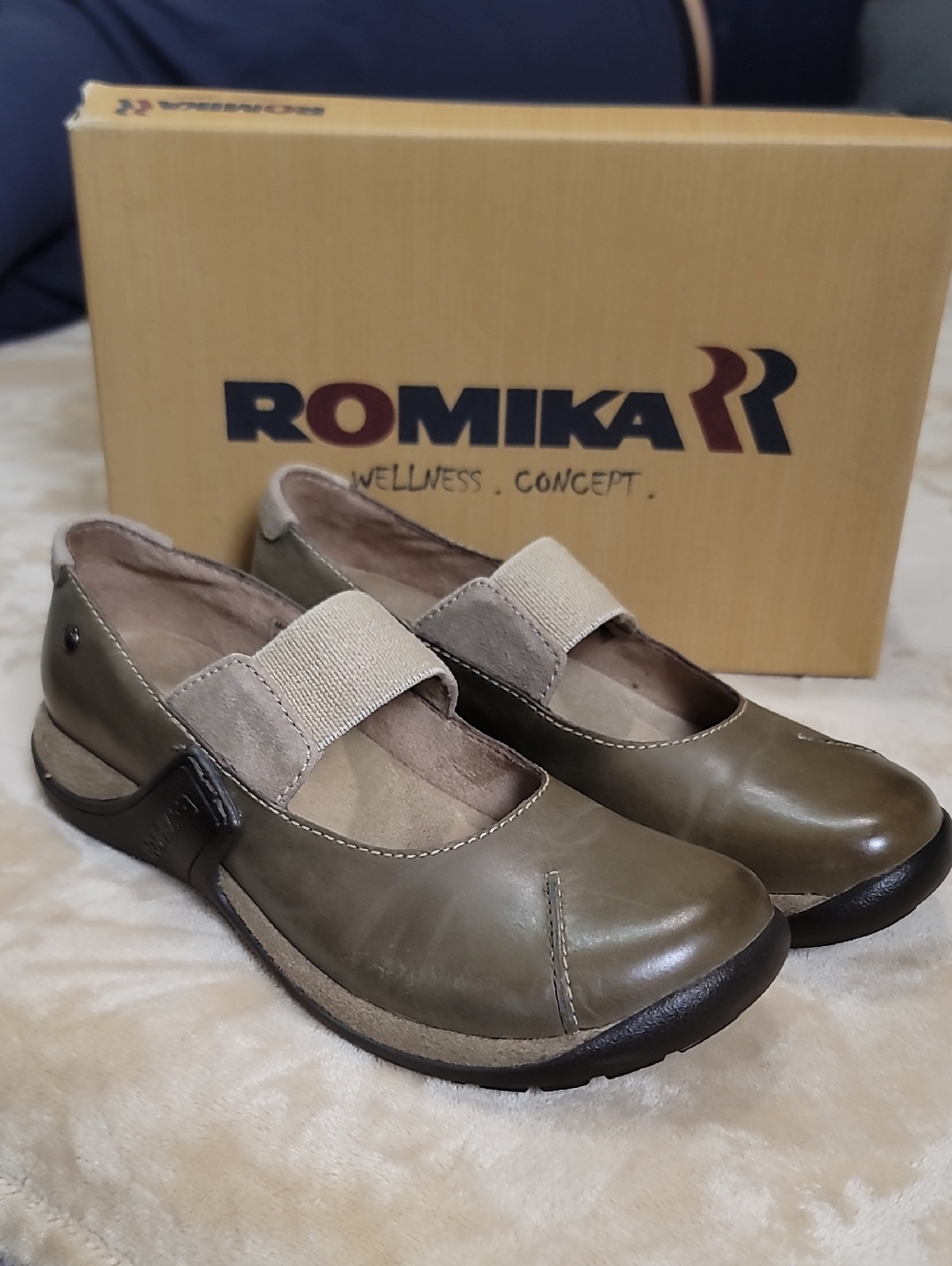 Romika Olive Leather Mary Jane Flats with Beige Strap